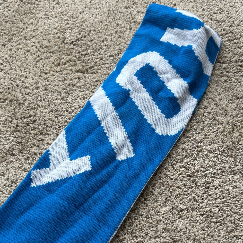 Detroit Lions Blue and Gray winter scarf 313 with Logo Design - Picture 5 of 5